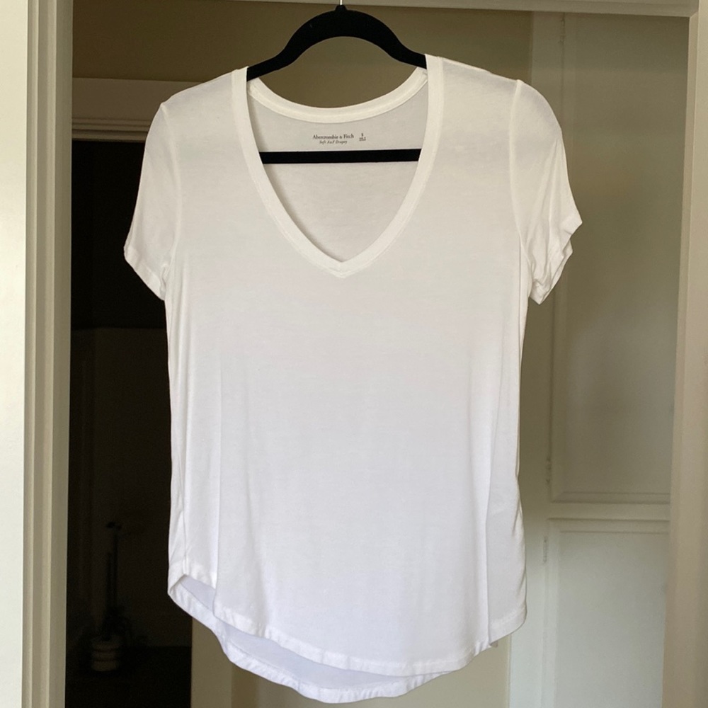 Womens Abercrombie and Fitch white tee